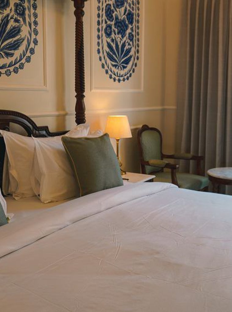Naren Villa Room